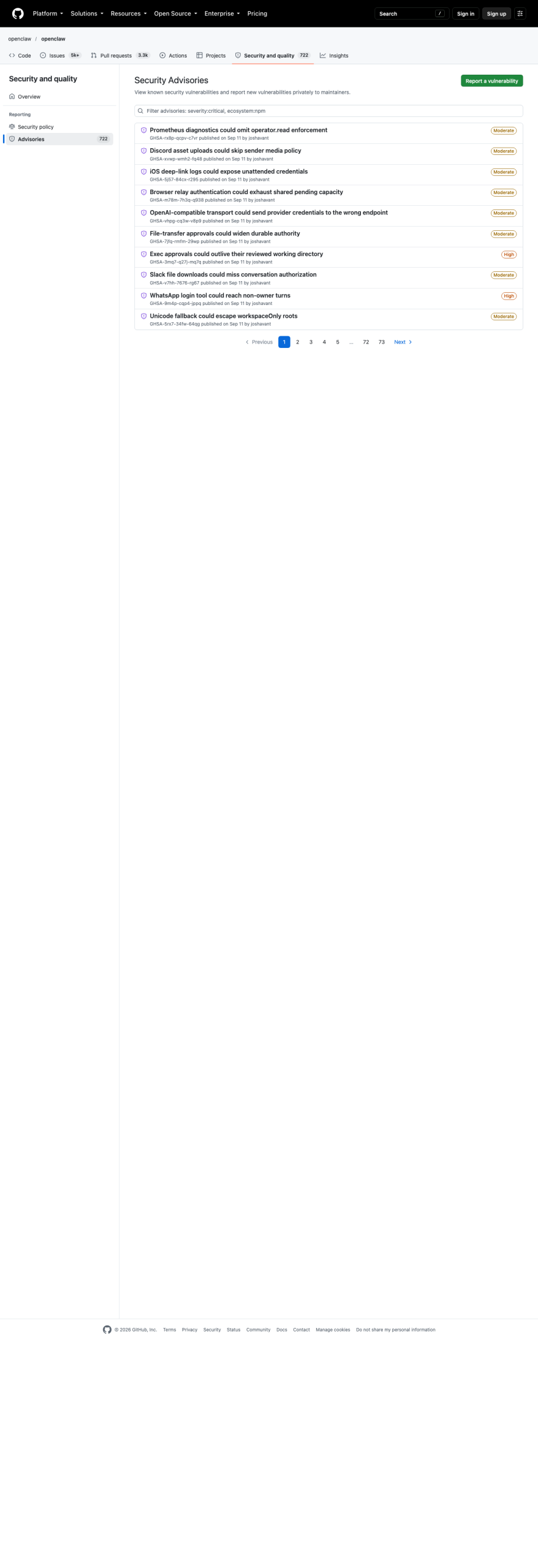 OpenClaw 仓库 Security Advisories 列表页，侧栏显示 Moderate 100，共 4 页